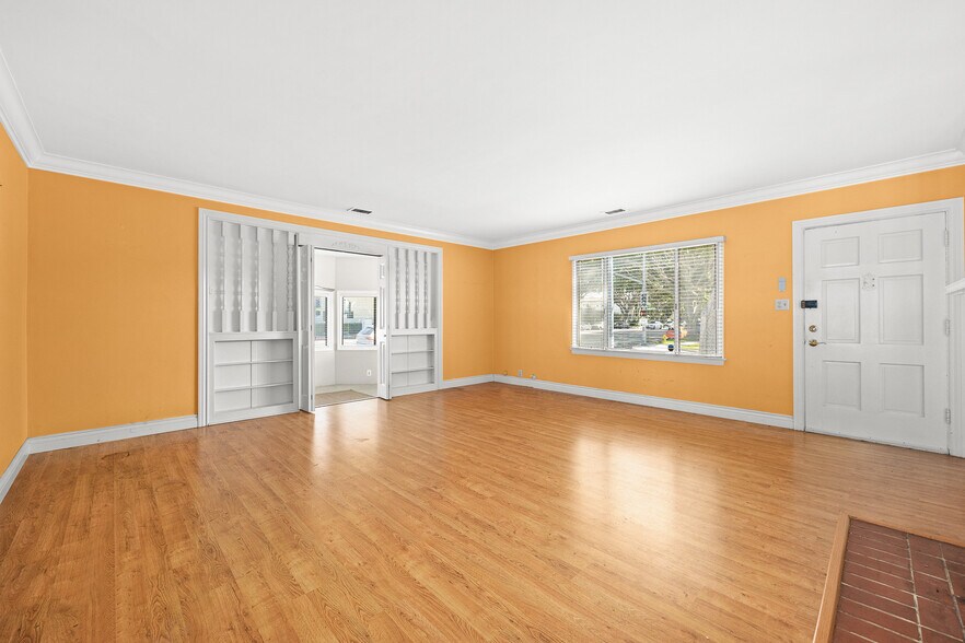 More Photos Of 4381-4385 Overland Ave, Culver City Office Residential For Lease