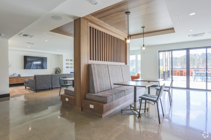 More Photos Of 11125 SE 21st St, Milwaukie Apartments For Lease