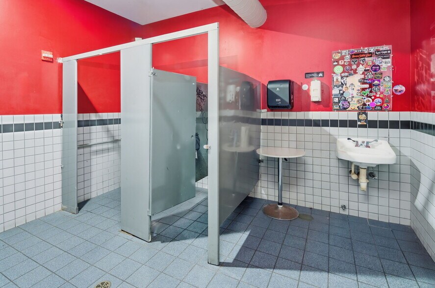 More Photos Of 165-167 Poe St, Providence Freestanding For Sale