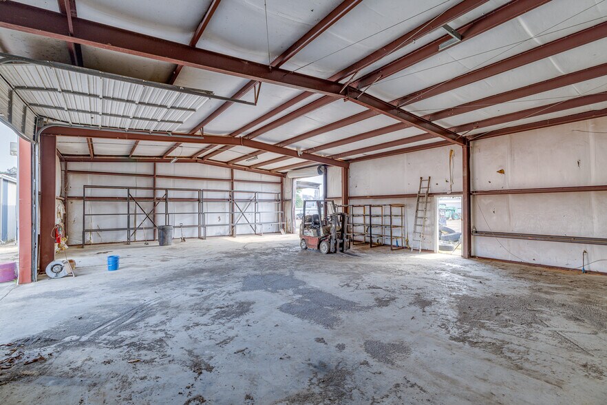More Photos Of 108 Harold St, West Monroe Distribution For Sale