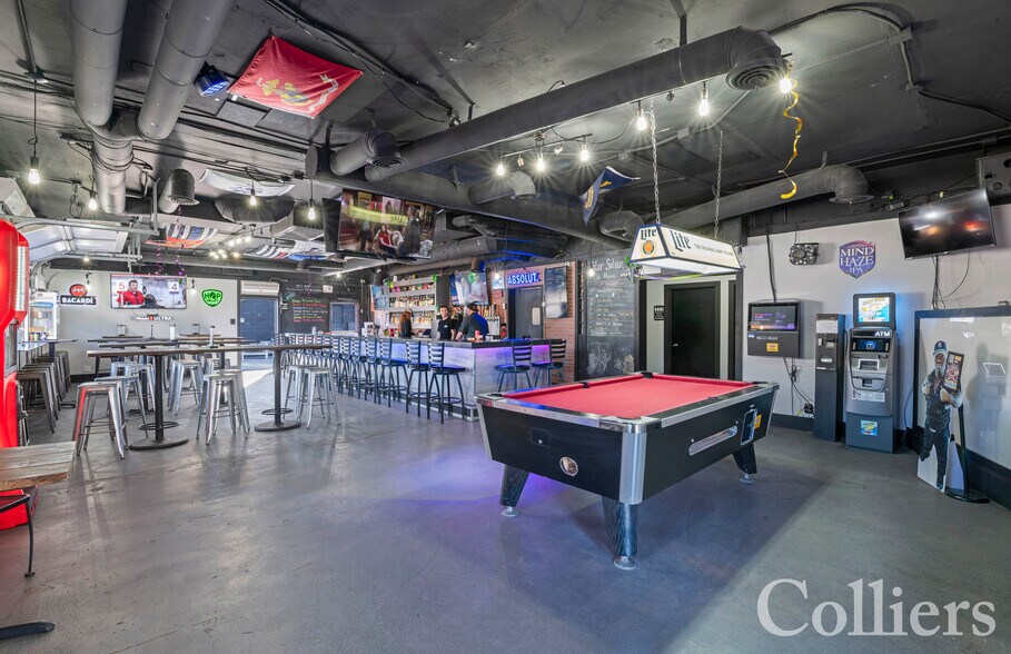 More Photos Of 10937 W State St, Star Bar For Sale