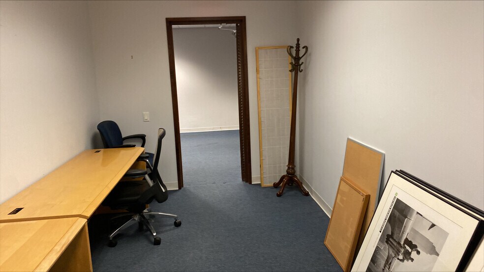 More Photos Of 805 Third Ave, New York Office For Lease