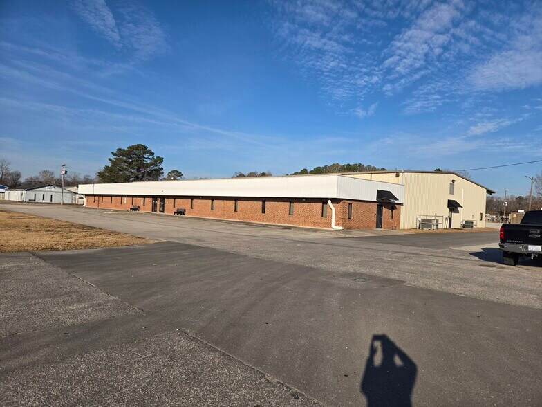 Primary Photo Of 1682 Middle River Loop, Fayetteville Industrial For Lease