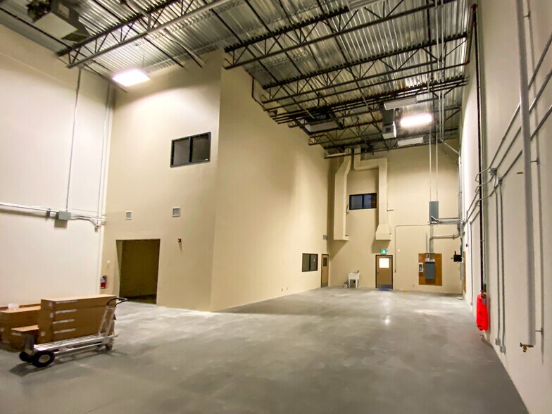 More Photos Of 4 Highland Park Green NE, Rocky View No 44 Warehouse For Sale