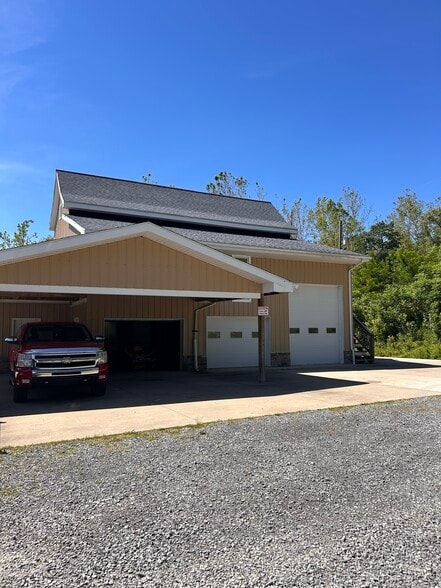 Primary Photo Of 411 Fairchance Rd, Morgantown Flex For Lease