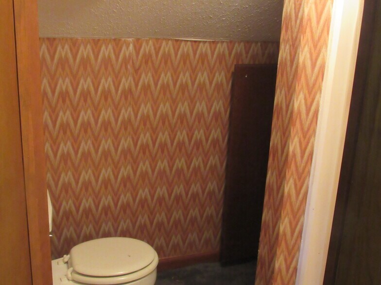 More Photos Of 219 8th St N, Columbus Office Residential For Lease