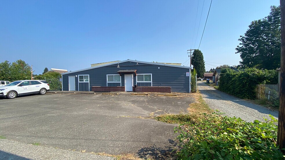 More Photos Of 203 E Chestnut St, Centralia Distribution For Lease