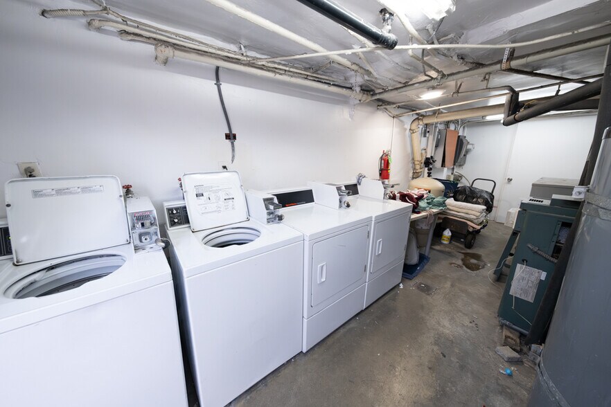 More Photos Of 240 S Doheny Dr, Beverly Hills Apartments For Sale