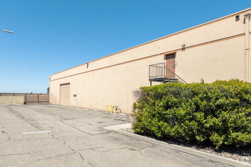 More Photos Of 2105 S Blosser Rd, Santa Maria Warehouse For Sale