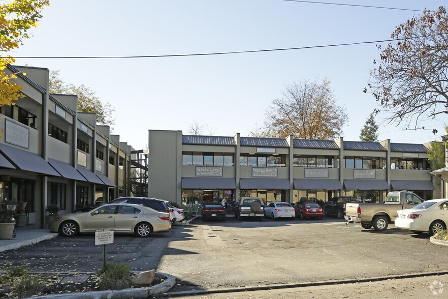 More Photos Of 5200-5204 Kingston Pike, Knoxville Unknown For Lease