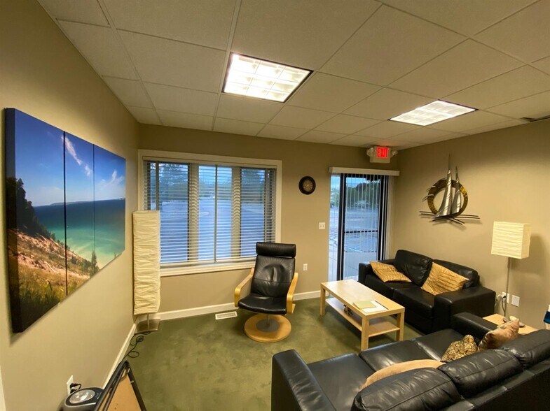 More Photos Of 131-137 Keveling Dr, Saline Medical For Sale