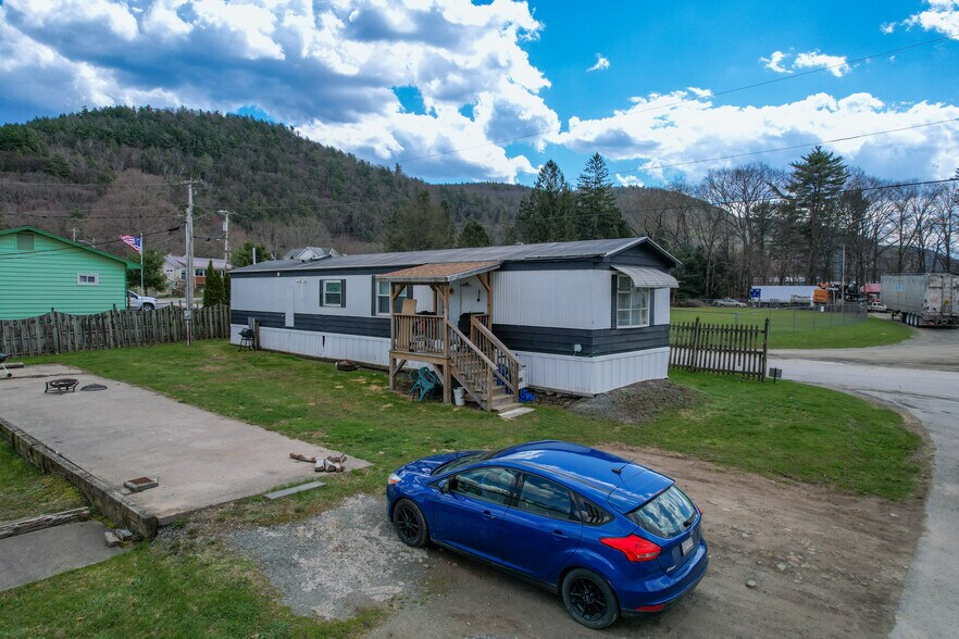 More Photos Of 45 Pumphouse Rd, Hancock Manufactured Housing Mobile Home Park For Sale