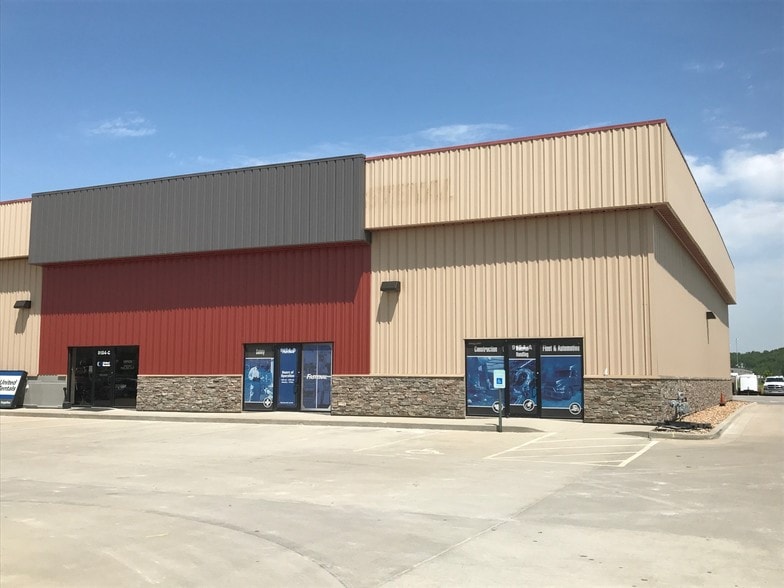 More Photos Of 9154 Woodend Rd, Edwardsville Flex For Lease