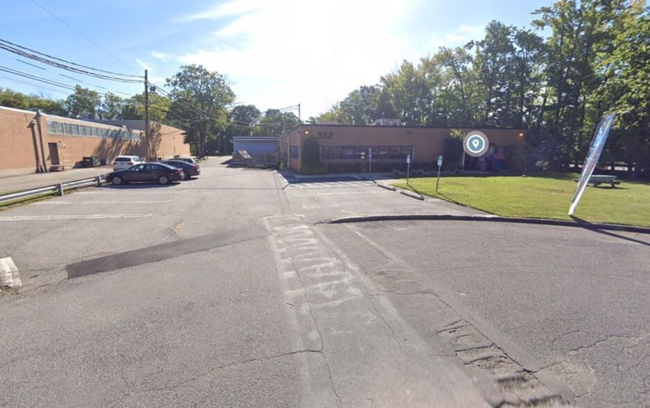 More Photos Of 352 Evelyn St, Paramus Warehouse For Lease