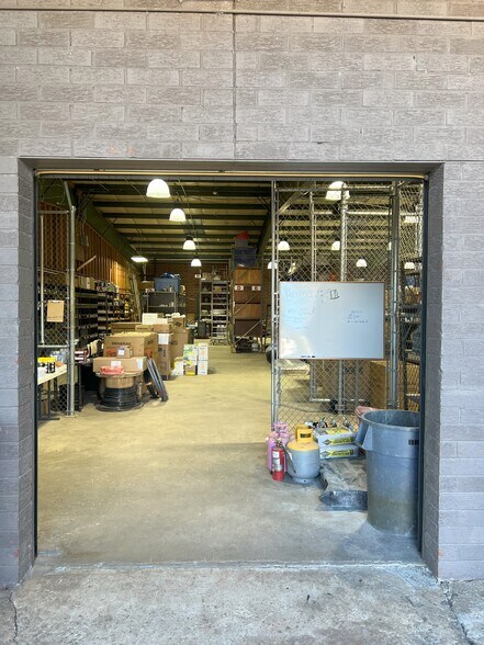 More Photos Of 211 N Pleasantburg Dr, Greenville Light Manufacturing For Lease