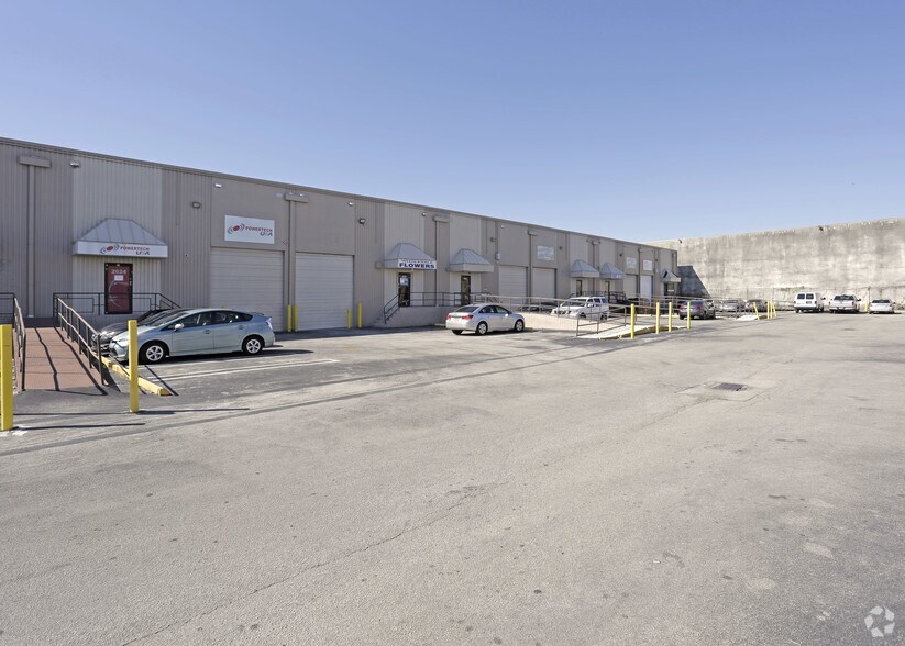 More Photos Of 2600-2634 NW 72nd Ave, Miami Warehouse For Lease
