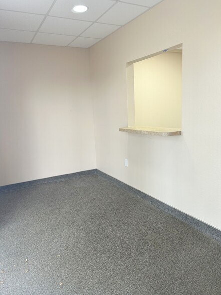 More Photos Of 326 N John Young Pky, Kissimmee Office For Lease