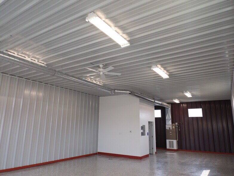 More Photos Of 4808-4820 Delemere Ave, Royal Oak Light Manufacturing For Lease