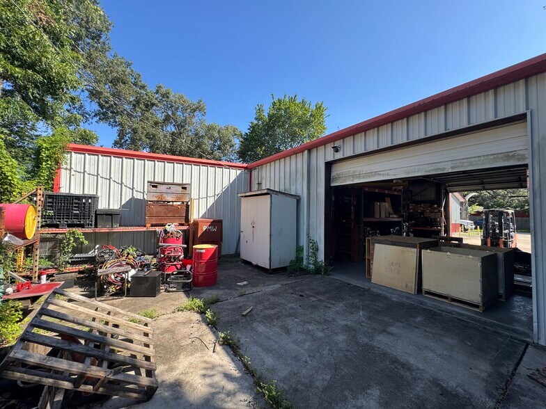 More Photos Of 520 Dallas St, League City Flex For Sale