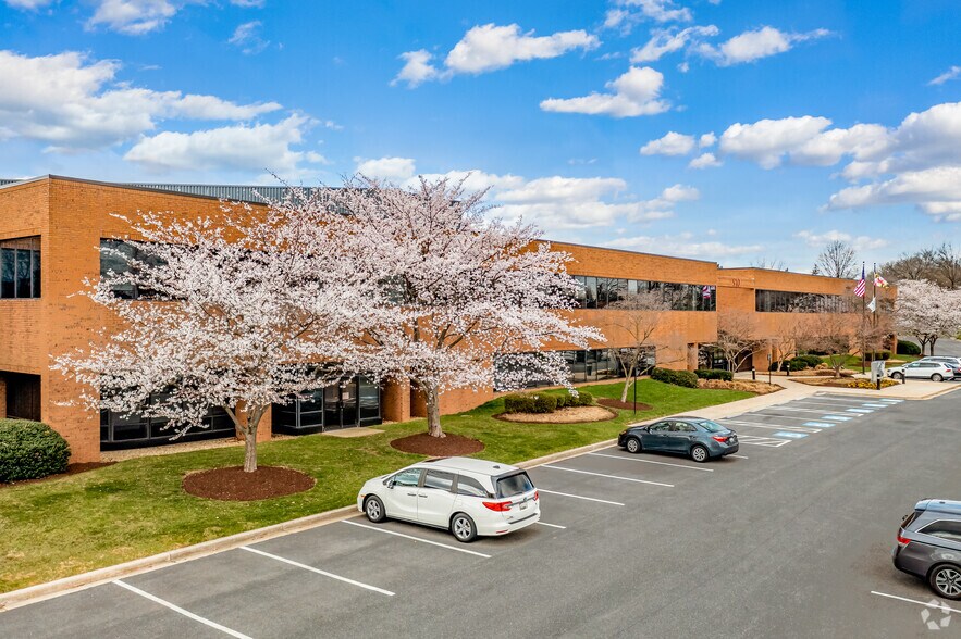910 Clopper Rd, Gaithersburg, MD 20878 Flex/R&D For Lease