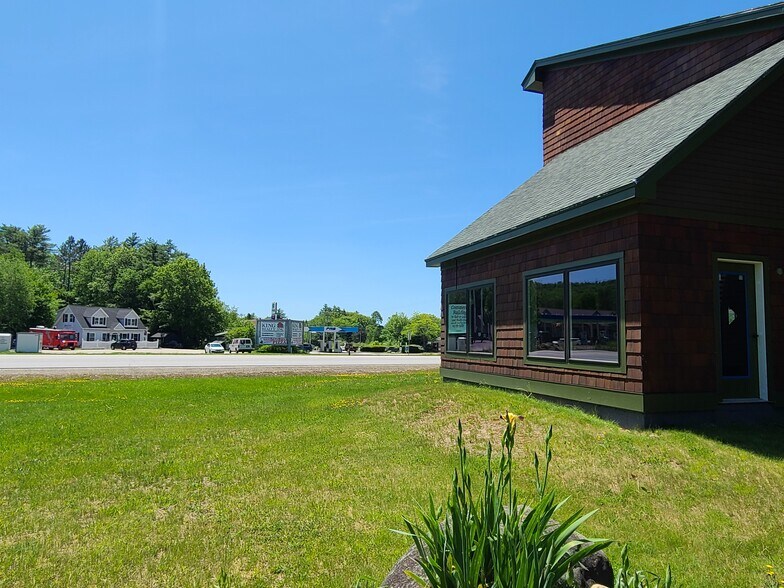 More Photos Of 12 Southmayd St, Campton Freestanding For Sale