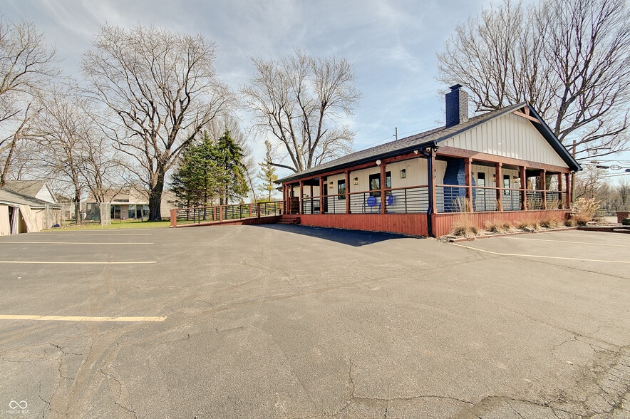 More Photos Of 1506 W Smith Valley Rd, Greenwood Office For Lease