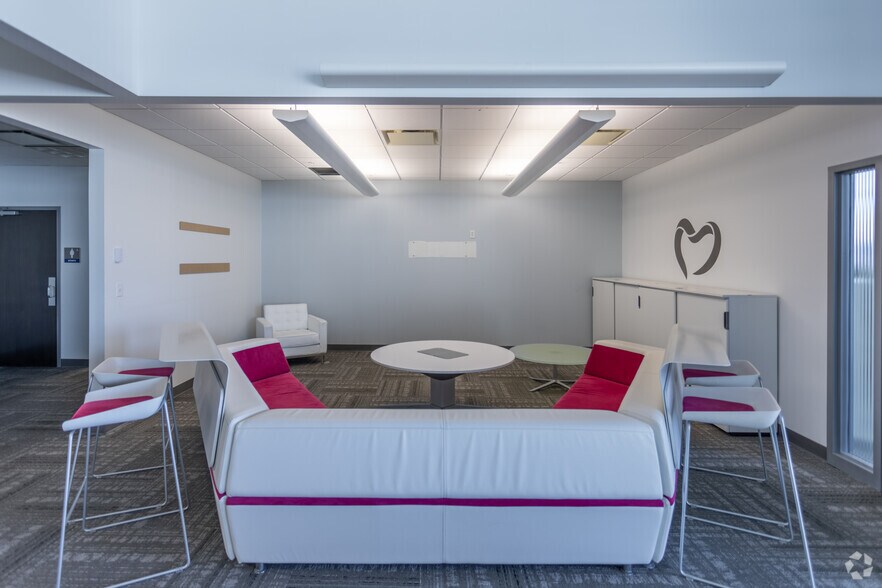 More Photos Of 655 Plum St, Cincinnati Office For Sale