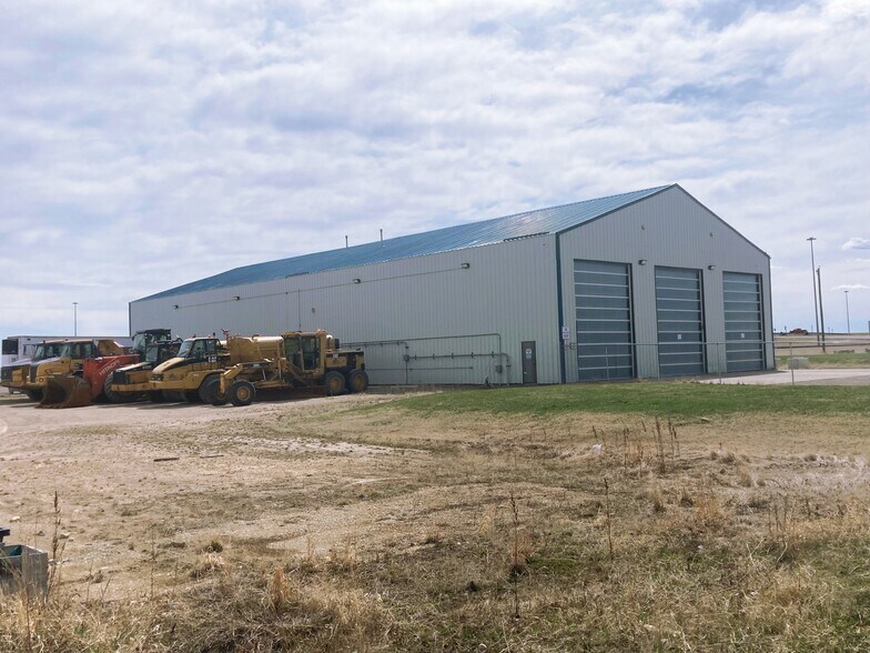 More Photos Of 253 Burnt Park Dr, Red Deer County Service For Lease