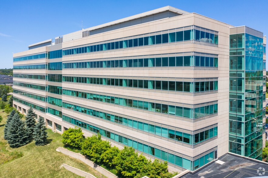 More Photos Of 21440 Lake Cook Rd, Deer Park Office For Lease