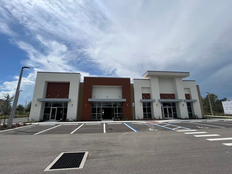 7180 University Pky, Sarasota, FL 34240 Retail For Lease