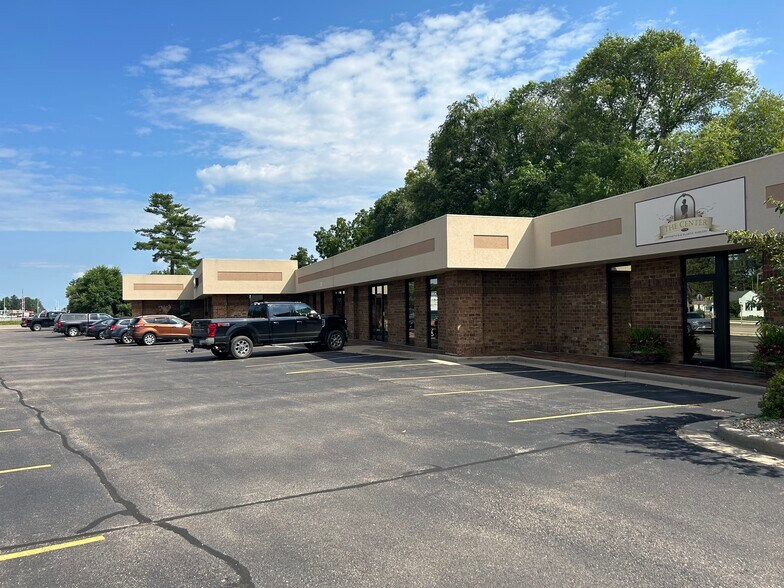 More Photos Of 1820 Post Rd, Plover Storefront Retail Office For Lease