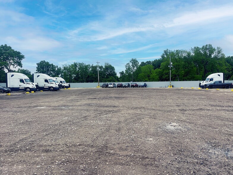 Primary Photo Of 3130 Valleyview Dr, Columbus Land For Lease