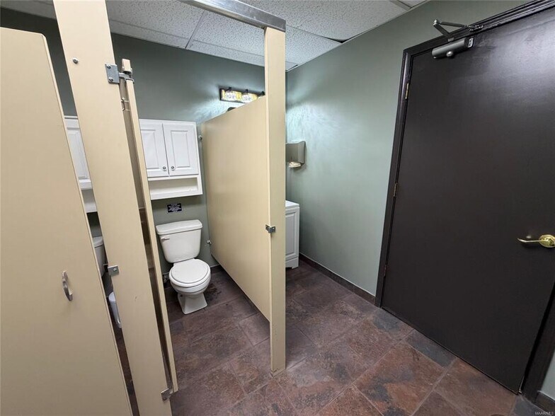 More Photos Of 5771 Carmichael Pky, Montgomery Office For Lease