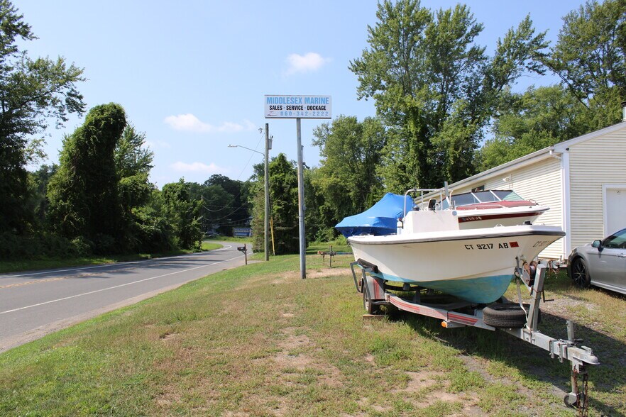 More Photos Of 674 Main St, Portland Marina For Sale