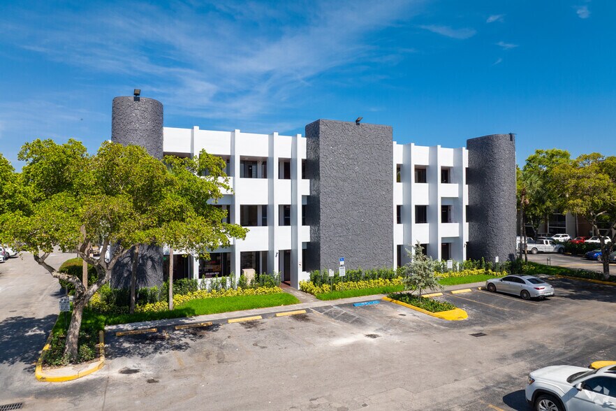 More Photos Of 19555 NE 10th Ave, Miami Unknown For Lease