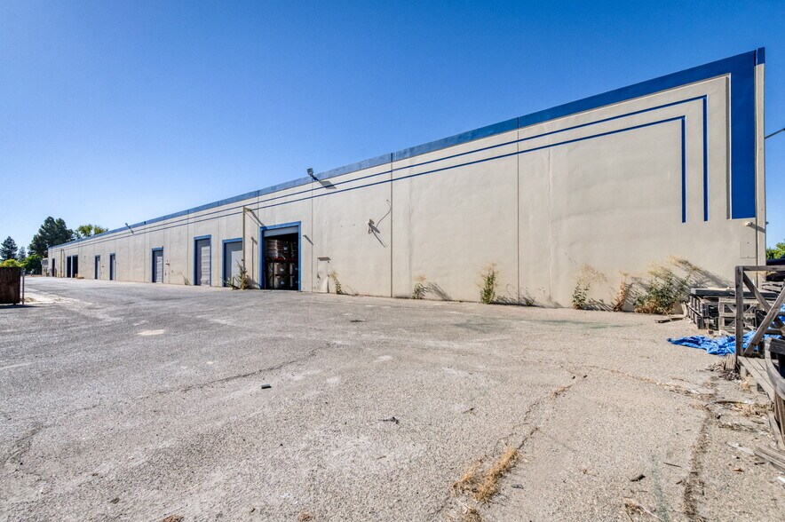 More Photos Of 5333 N Cornelia Ave, Fresno Warehouse For Sale