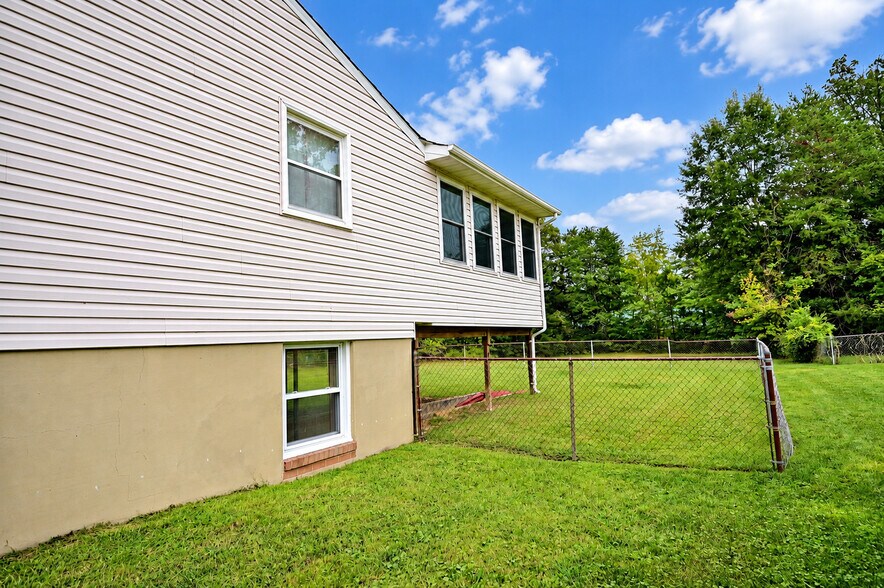 More Photos Of 4100 Old Washington Rd, Waldorf Healthcare For Sale