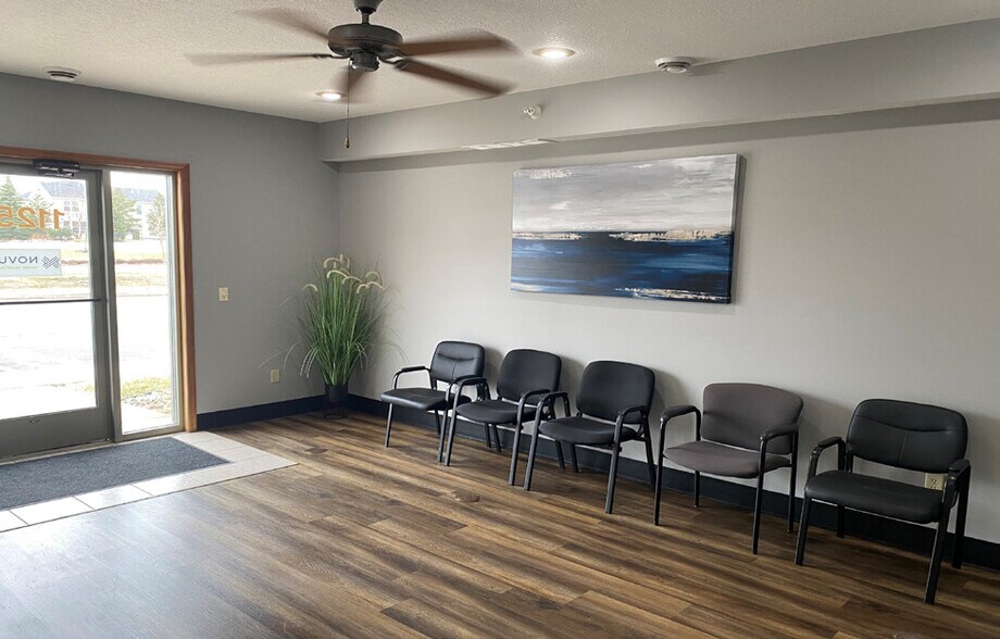 More Photos Of 11250-11258 86th Ave N, Maple Grove Office For Lease