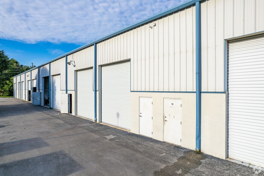 More Photos Of 140 Oscar Hill Rd, Tarpon Springs Light Manufacturing For Lease