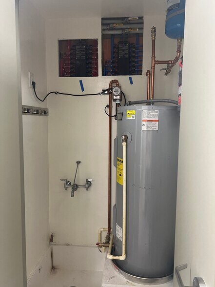 More Photos Of 6301 Northern Pass Dr, El Paso Medical For Sale