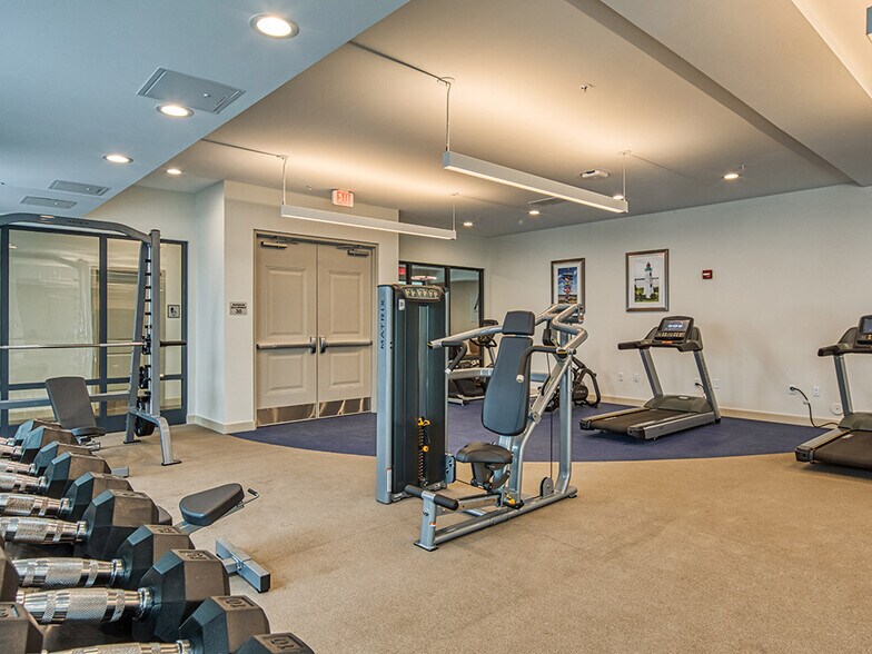 More Photos Of 1850 Merchant Ln, Hampton Apartments For Sale