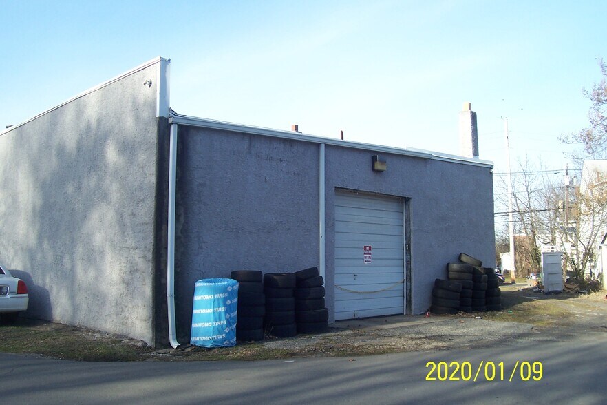 More Photos Of 1679 E State St, Hamilton Auto Repair For Sale
