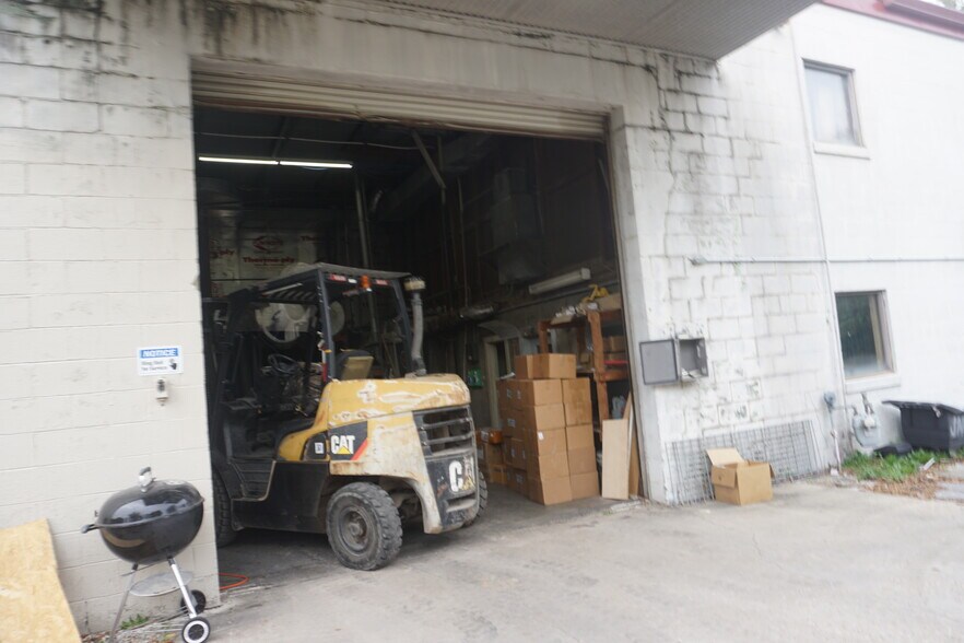 More Photos Of 3605 N Davis Hwy, Pensacola Warehouse For Sale