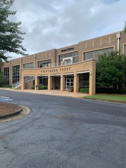 More Photos Of 5444 Riverside Dr, Macon-Bibb Office For Lease