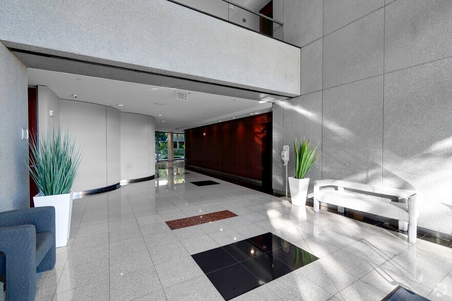 More Photos Of 601 S Lake Destiny Rd, Maitland Unknown For Lease