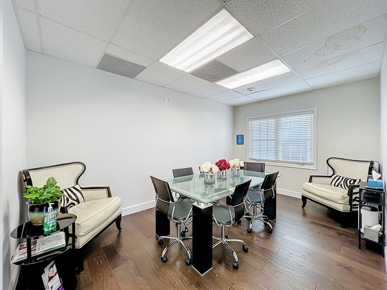 More Photos Of 1095 W Morse Blvd, Winter Park Office For Lease