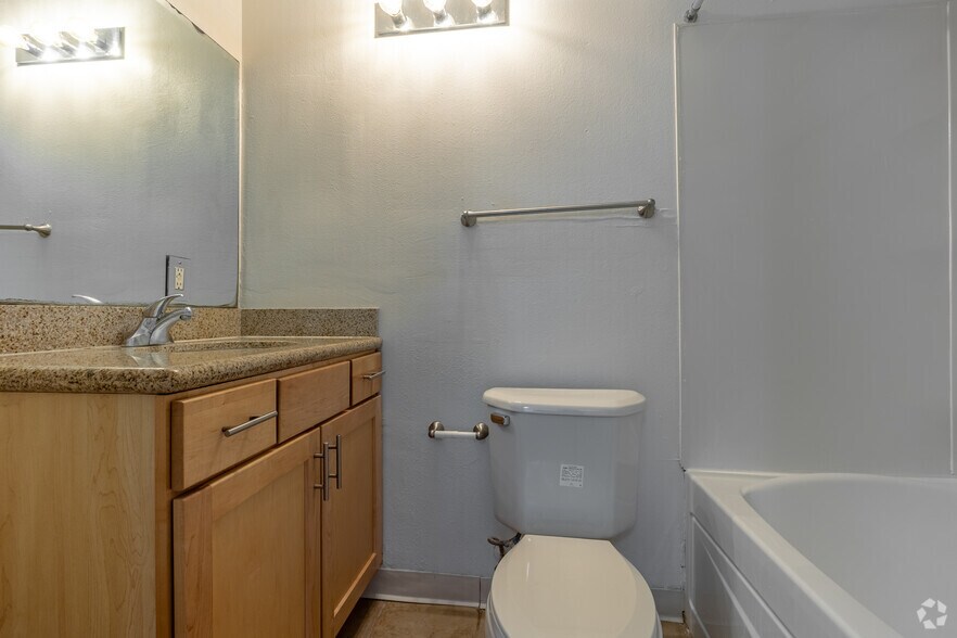 More Photos Of 1001 University Ave, Lubbock Apartments For Lease