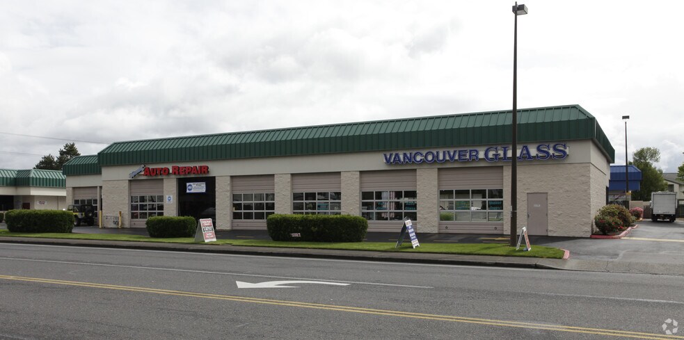 More Photos Of 705 SE Park Crest Ave, Vancouver Unknown For Lease