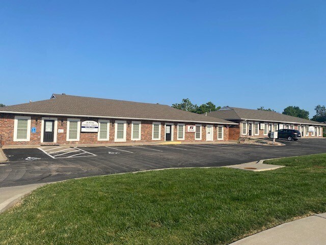 Primary Photo Of 13839 S Mur-Len Rd, Olathe Medical For Lease