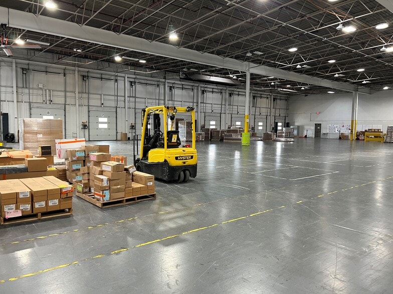 More Photos Of 2001 Mirro Dr, Manitowoc Manufacturing For Lease